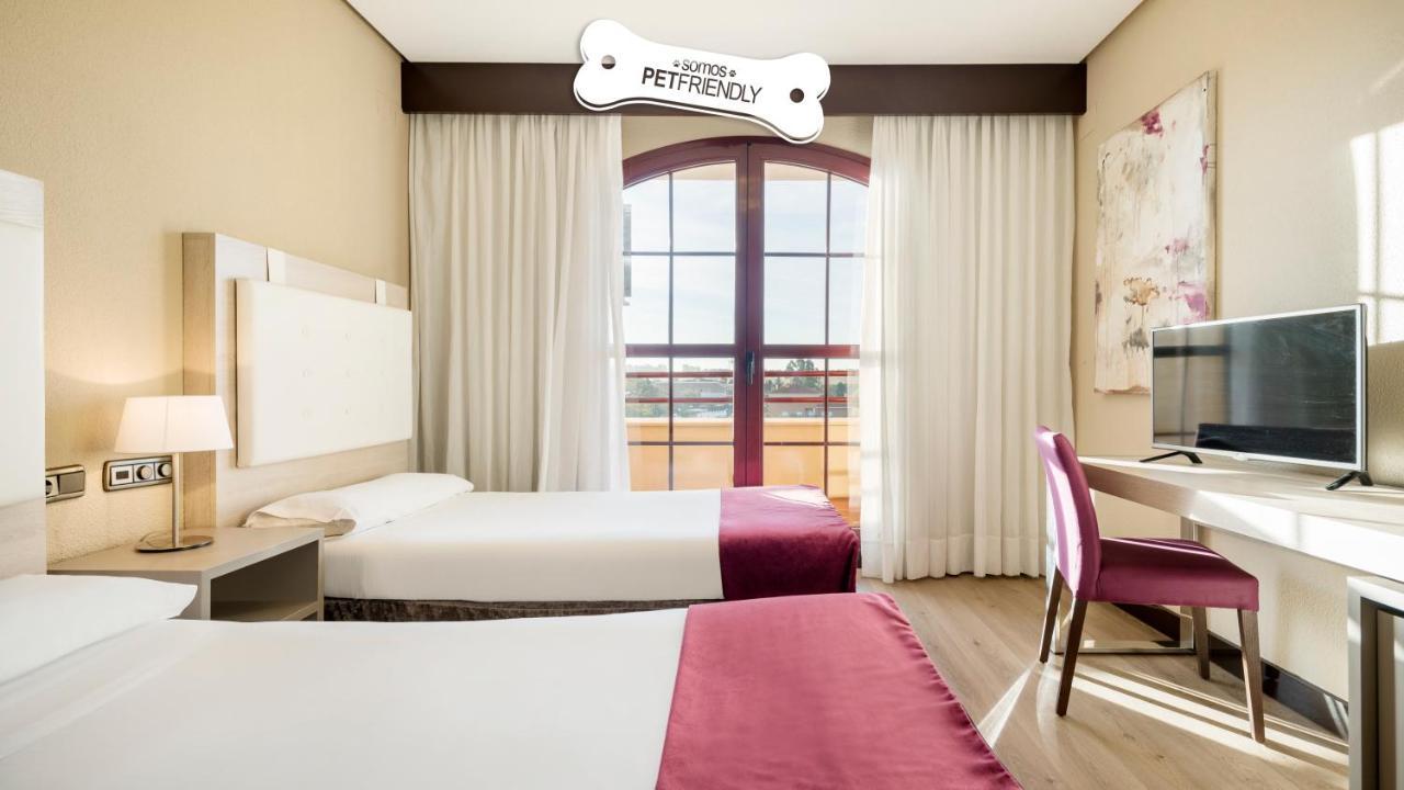 Hotel Ilunion Golf Badajoz Zewnętrze zdjęcie