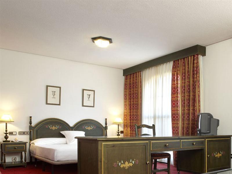 Hotel Ilunion Golf Badajoz Zewnętrze zdjęcie
