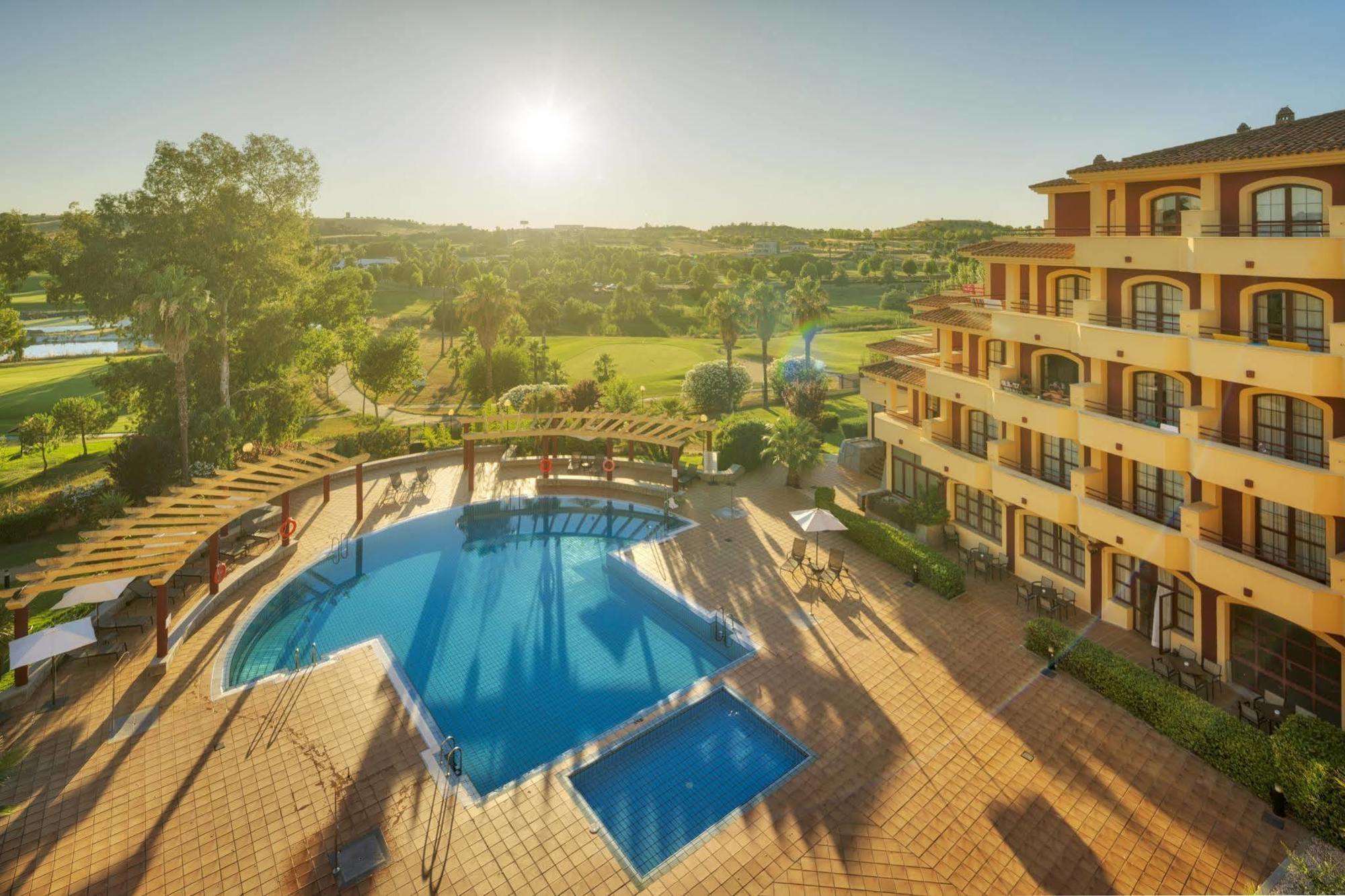 Hotel Ilunion Golf Badajoz Zewnętrze zdjęcie