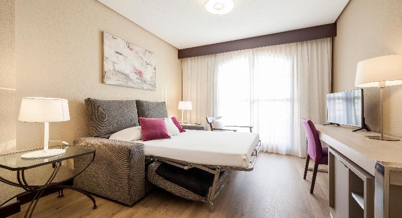 Hotel Ilunion Golf Badajoz Zewnętrze zdjęcie